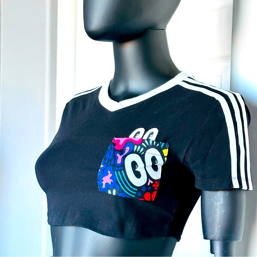 NWT Adidas Originals Women’s 3-Stripes Cropped Tee XS Black Pocket
